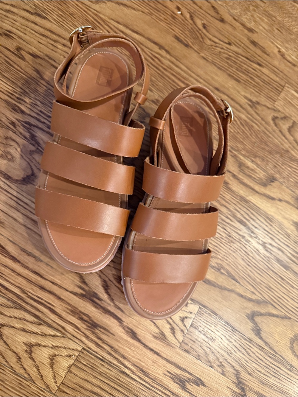 Brown Triple-Strap Fitflop Leather Sandals size 9